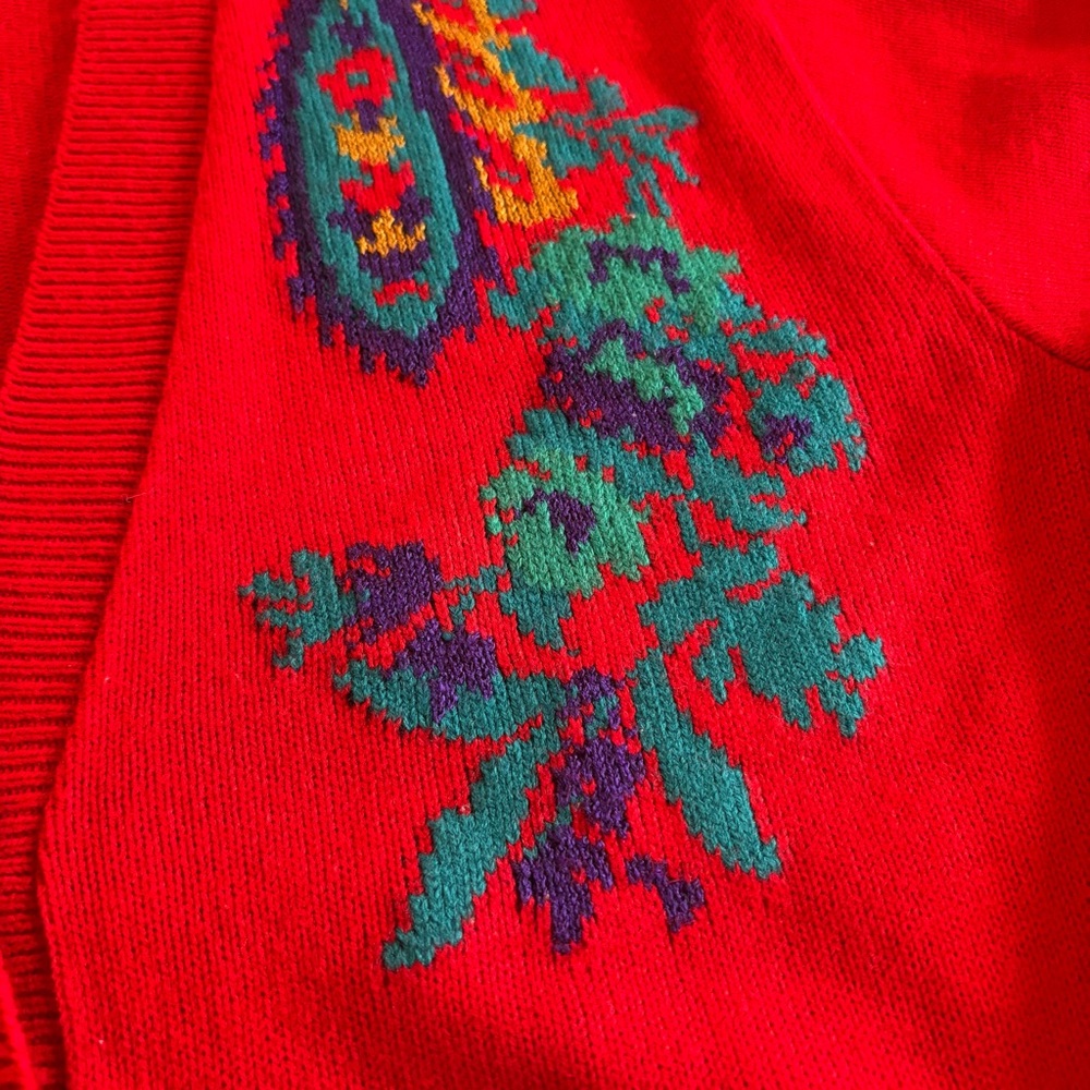 Vintage Southern Lady Vibrant Red Paisley Cardigan - Picture 2 of 8